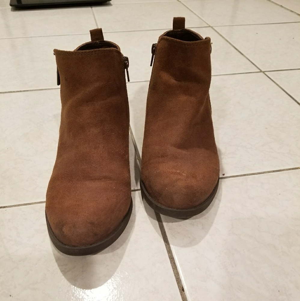 Tan/brown booties